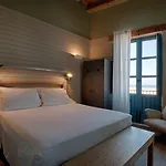 Gutkowski Hotel