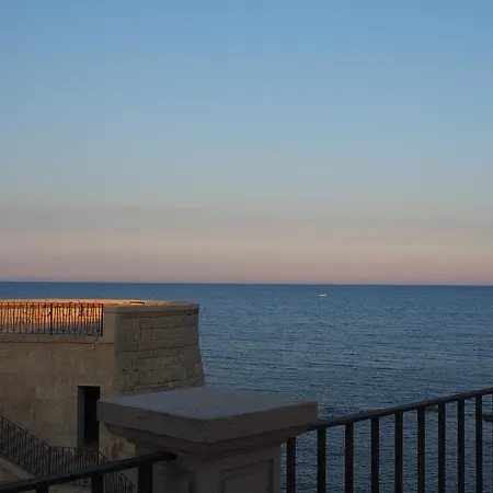 Gutkowski 3* Syracuse