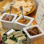 Gutkowski מלון